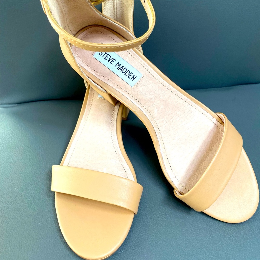 NWOT Steve Madden Women’s Irenee block heel
